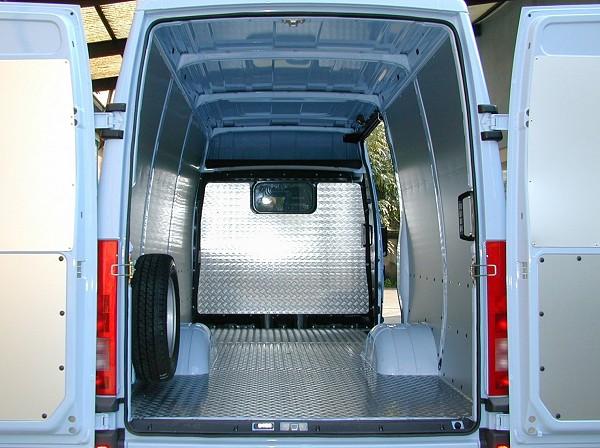 01 pianale e rivestimenti applicati su Daily Iveco