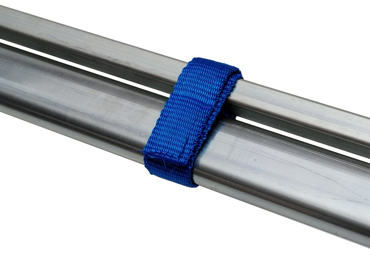 02 particolare della cinghia con velcro della barra con ferma appendini Trentino