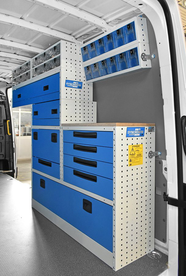 03 parete sinistra con banco da lavoro per Man Tge L4H3 da syncro system Trentino